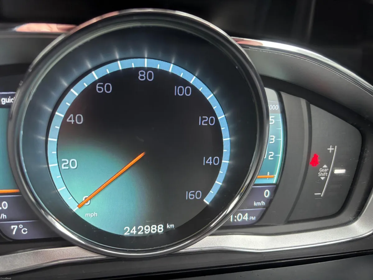 Volvo S60 2016  R  DESIGN STUNNING  CAR - Image 4