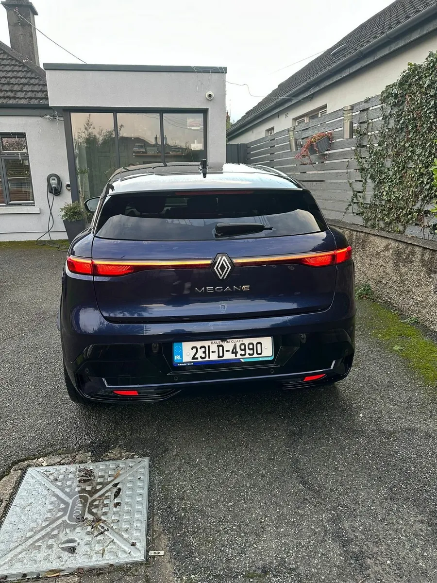 Renault Megane E-Tech 2023 - Image 4