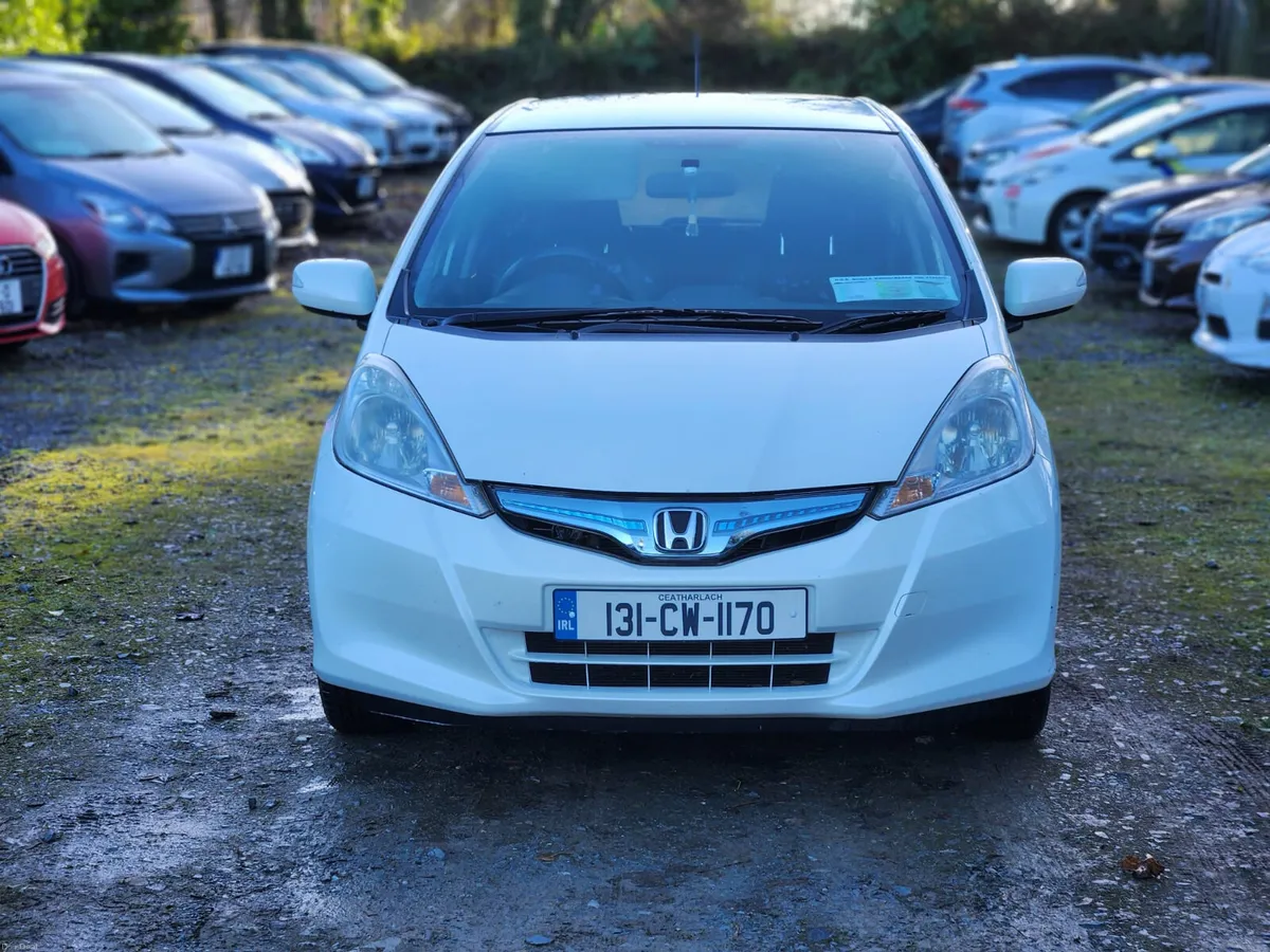 Honda Fit 2013 Hybrid - Image 2