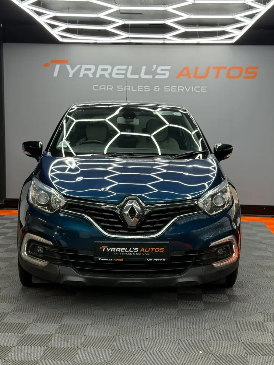 Renault Captur 1.0 Petrol ICONIC "LOW KMS" 2019 - Image 3