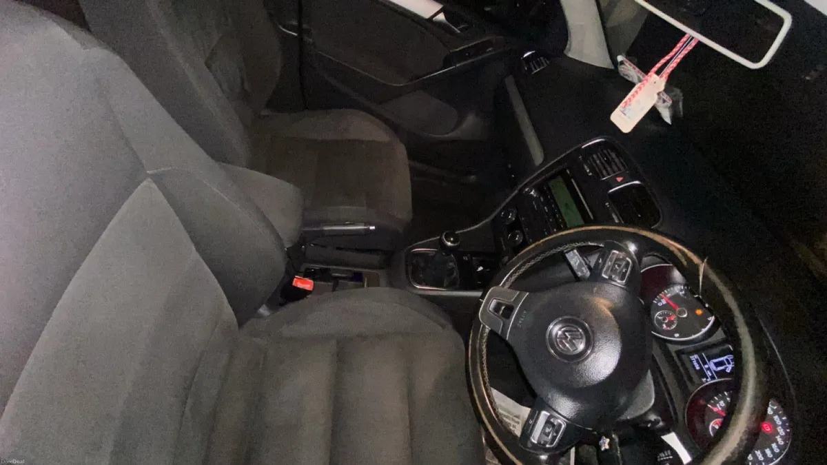 Volkswagen Golf 2009 - Image 2