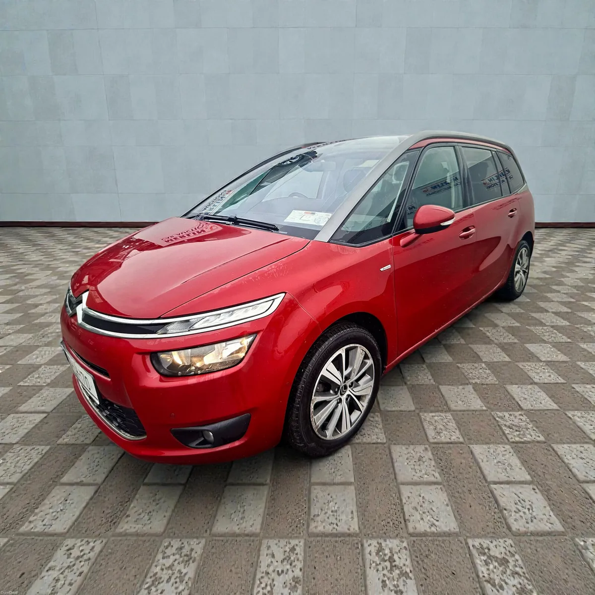 2016 Citroen C4 e-HDi 115 Airdream  EXCLUSIVE - Image 1