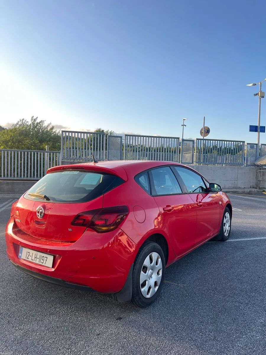 2012 Opel Astra *LOW MILEAGE - 123KM* - Image 2