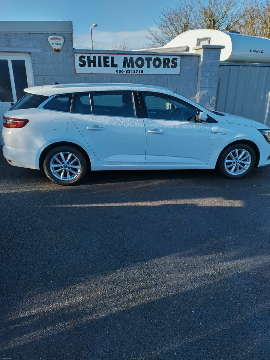 2018 DIESEL ESTATE MANUAL CAR - Image 1
