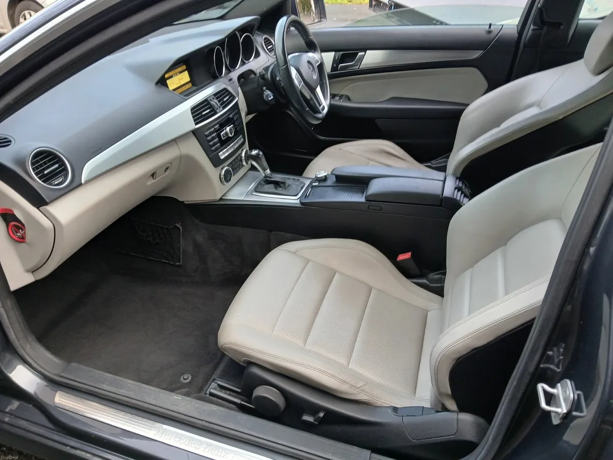 Mercedes Benz C220  Coupe Auto Diesel - Image 4