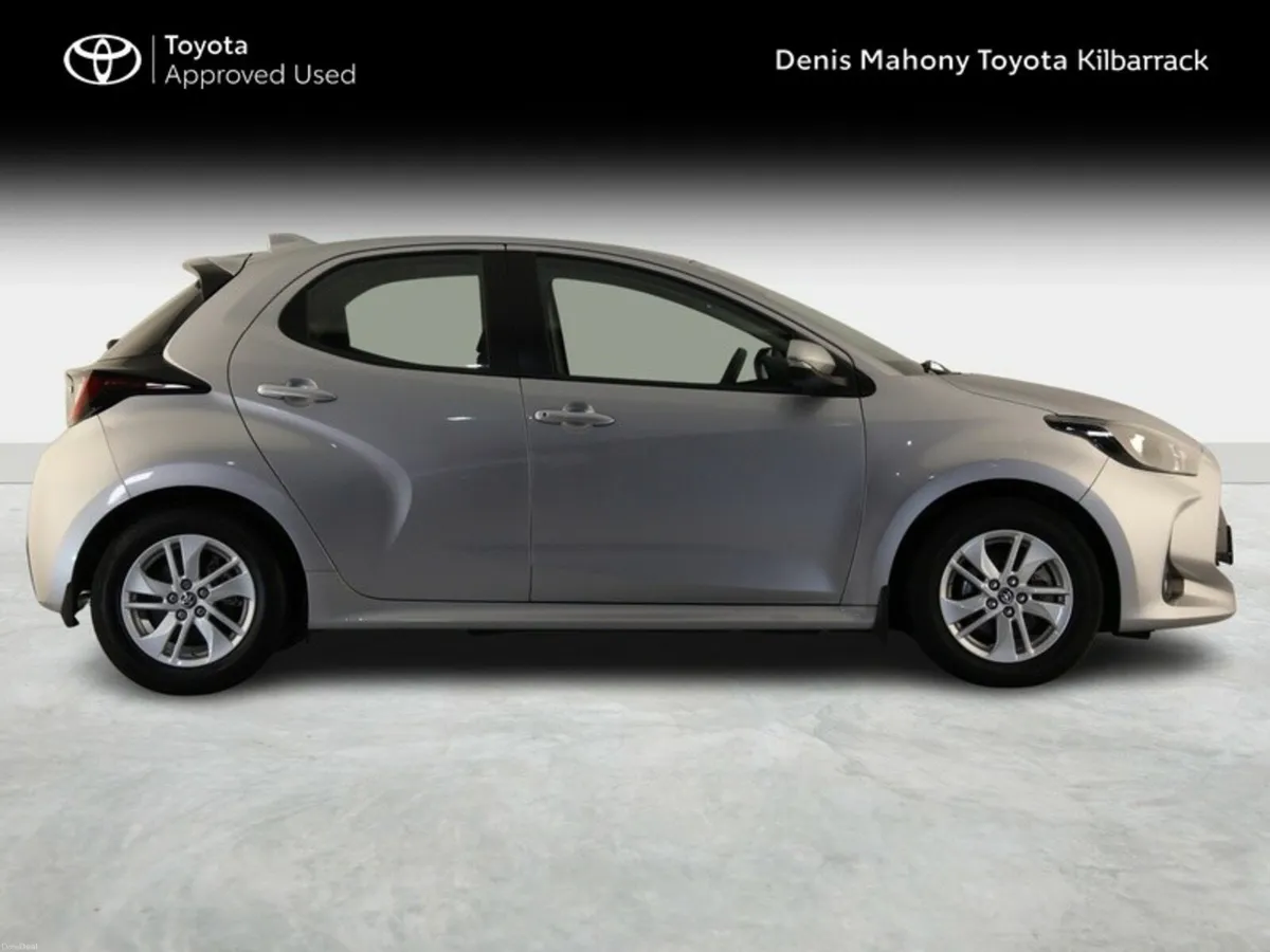Toyota Yaris HYBRID LUNA 4DR AUTO - Image 3