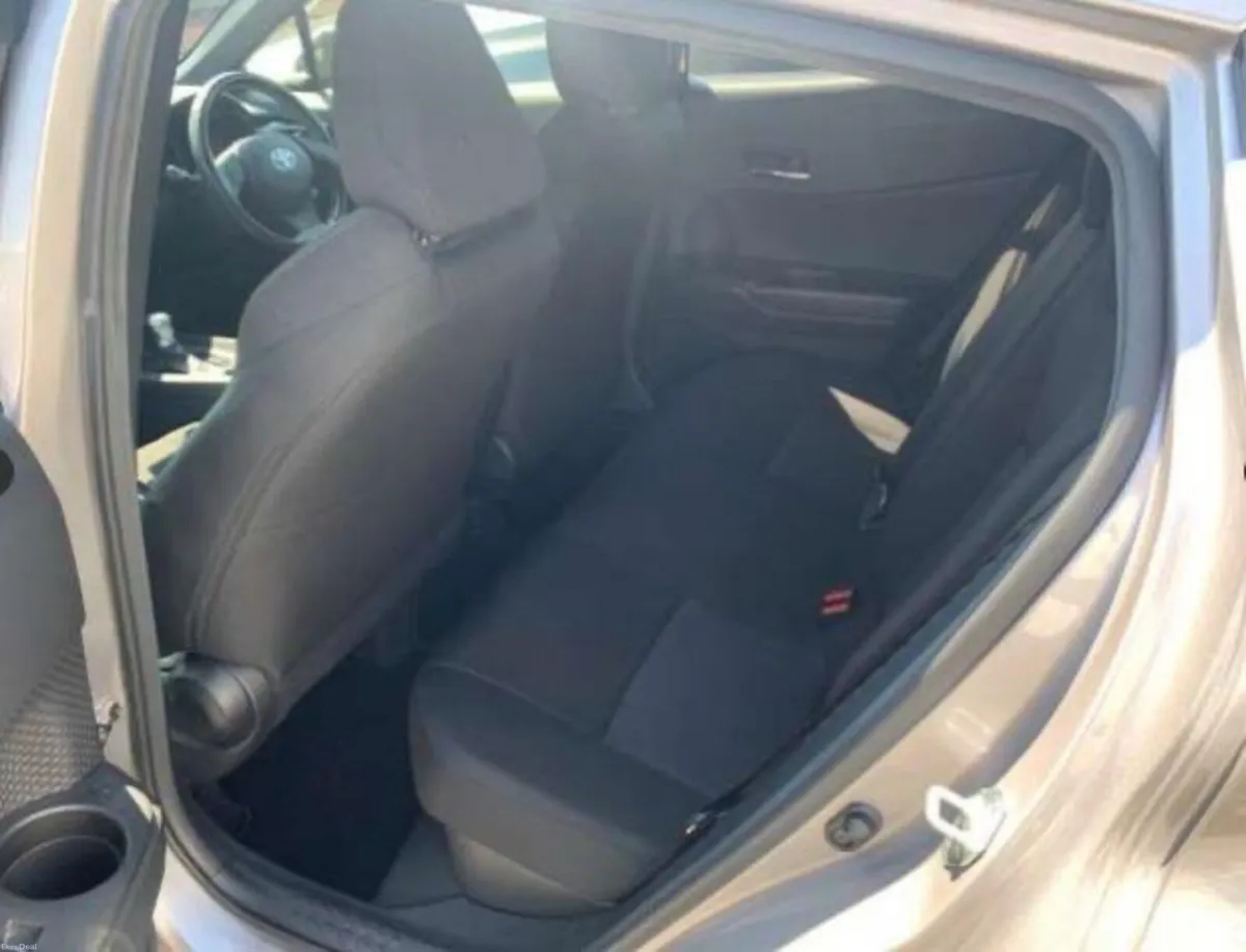 2017 Toyota Chr immaculate condition - Image 4