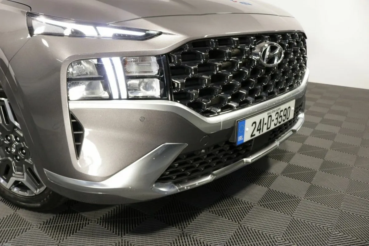 Hyundai Santa Fe PHEV EXECUTIVE PLUS 4WD 1.6L PETR - Image 4
