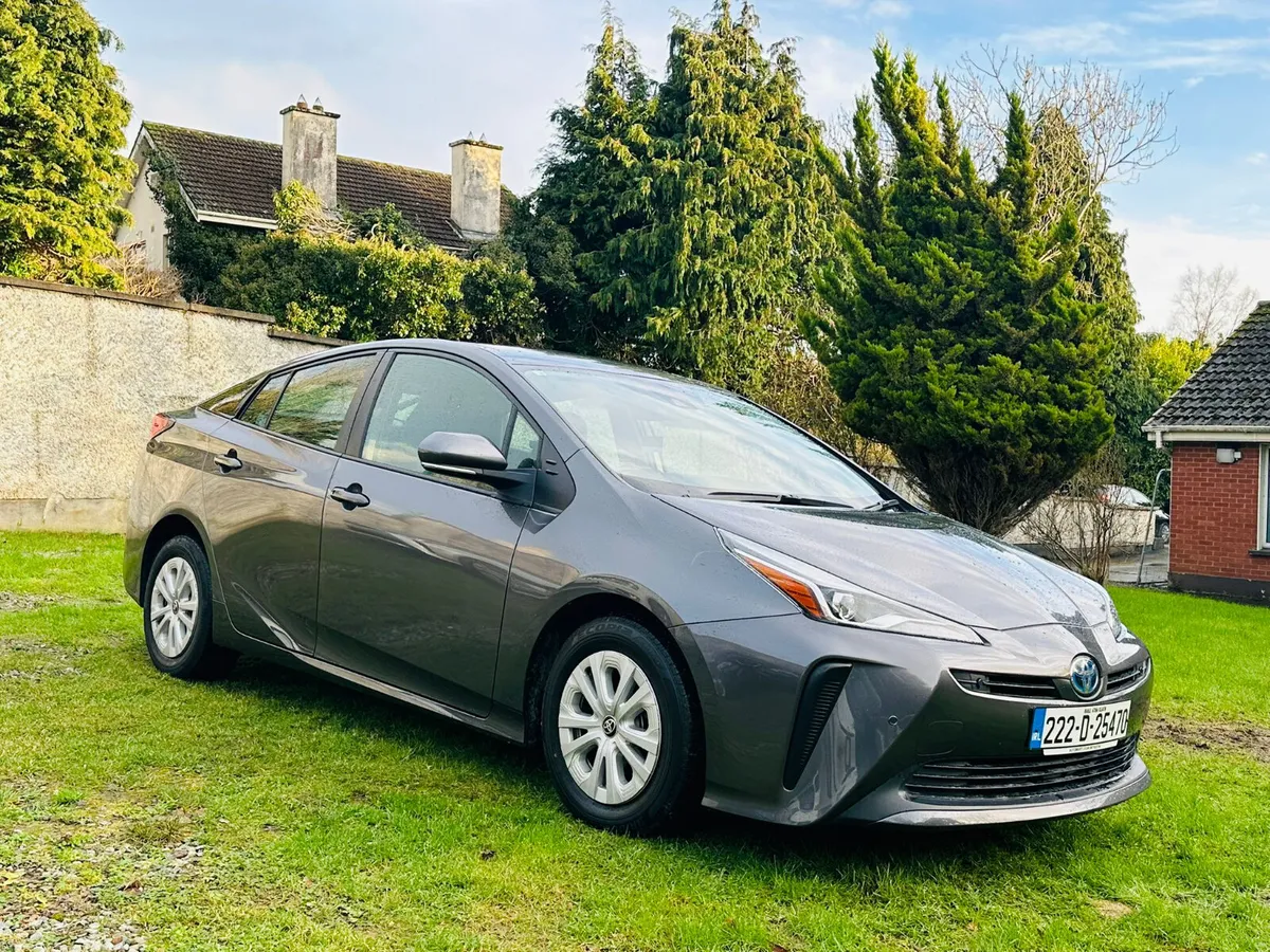 TOYOTA PRIUS 2022 HYRBID AUTOMATIC - Image 3