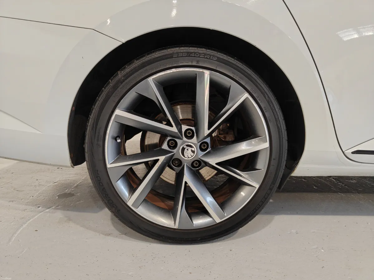 2018 SKODA SUPERB SPORTLINE 190BHP DSG - Image 4