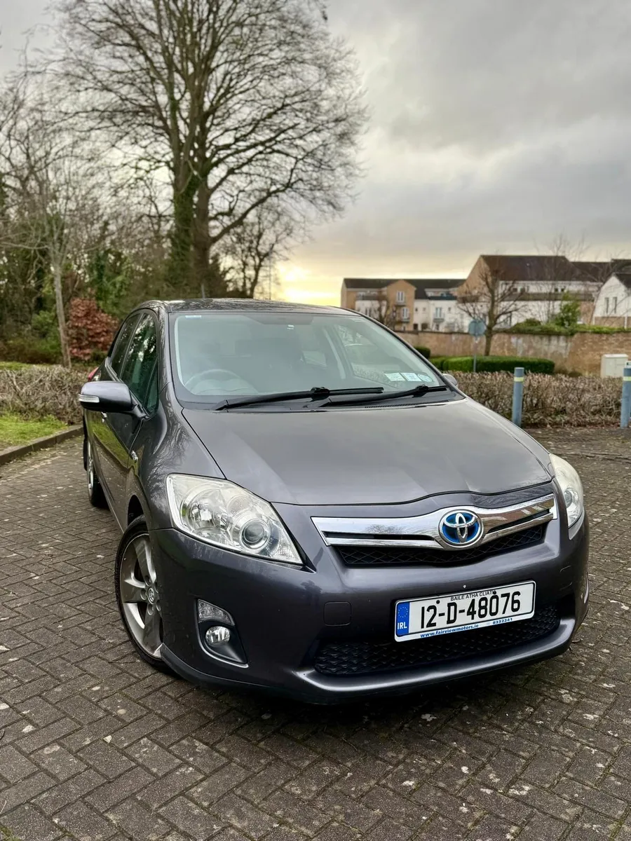 ✈️Toyota Auris 2012 Hybrid Automatic 1.8L - Image 1