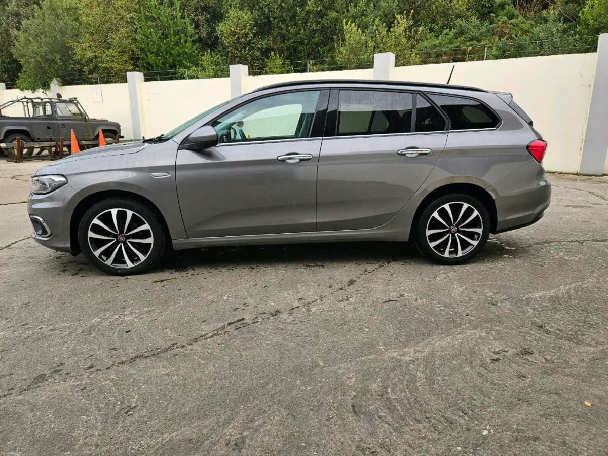 2017 Fiat Tipo 1.6 Lounge - Image 4