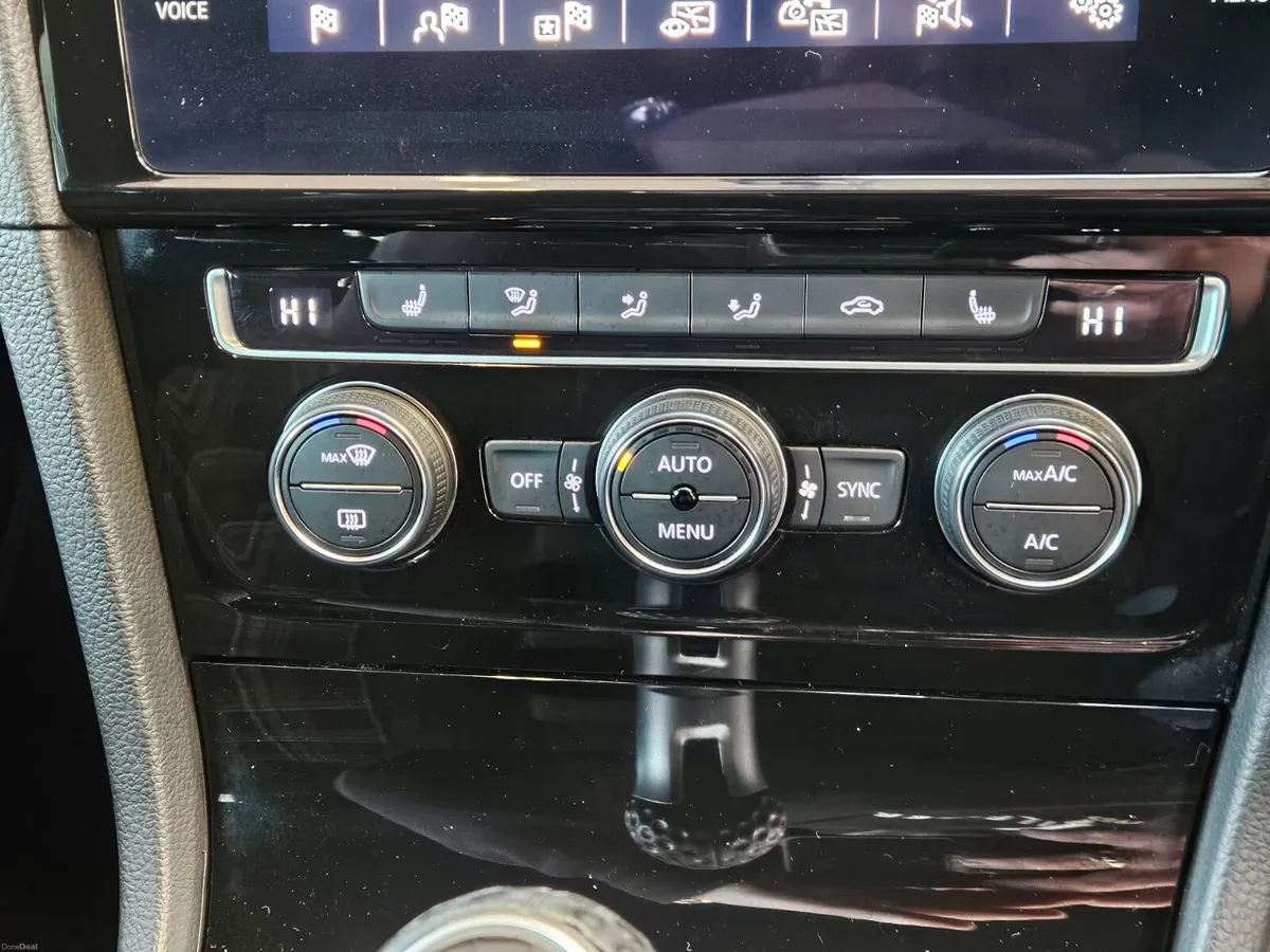 181 VOLKSWAGEN GOLF GTD - Image 2