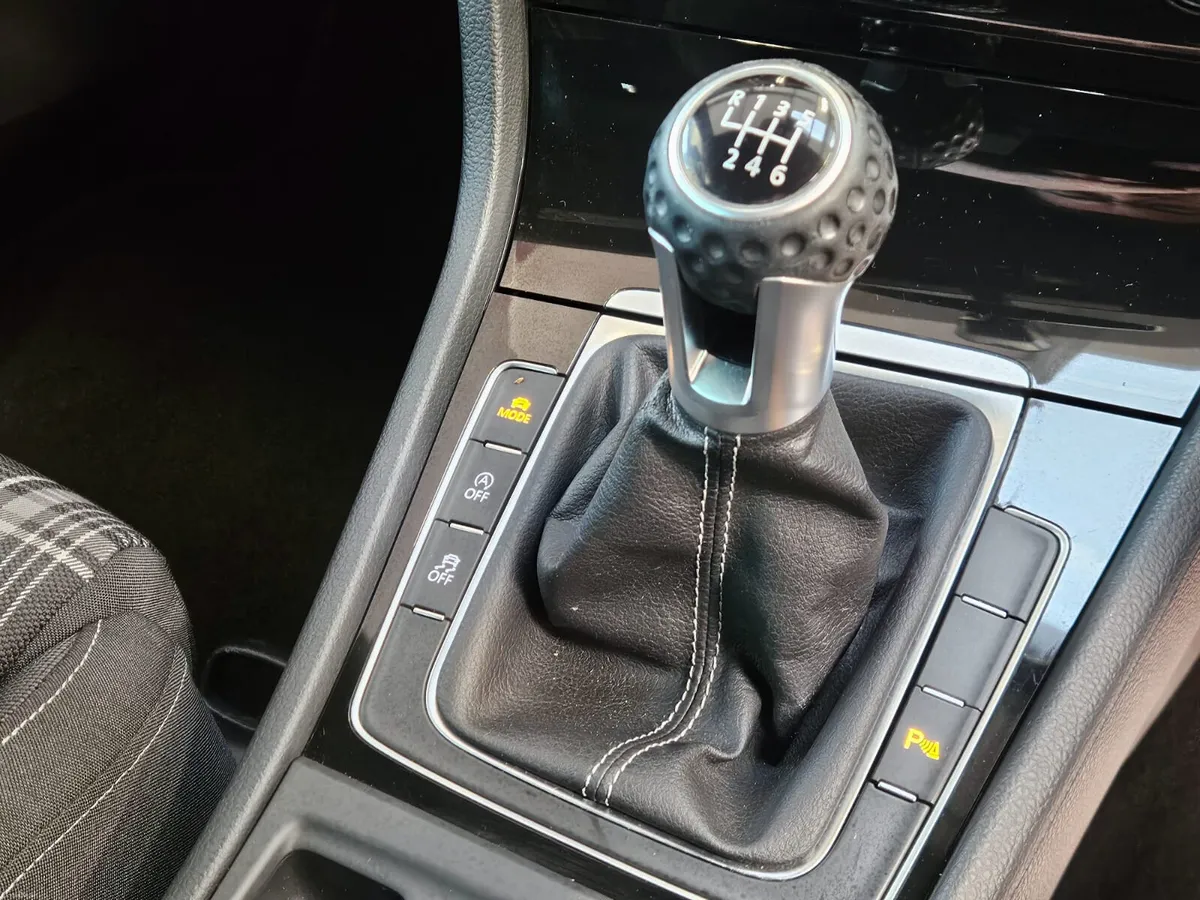 181 VOLKSWAGEN GOLF GTD - Image 4