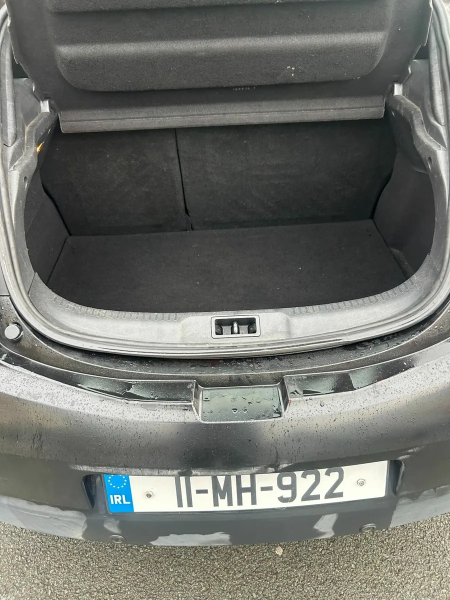 Renault Megane 2011 Coupe - Image 3
