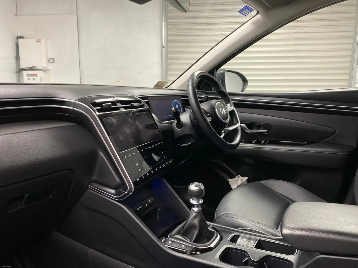 Hyundai Tucson 2WD Executive Plus - Image 3