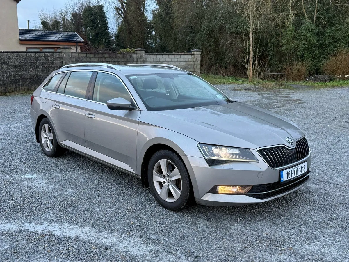 2016 Skoda Superb Estate - Image 4