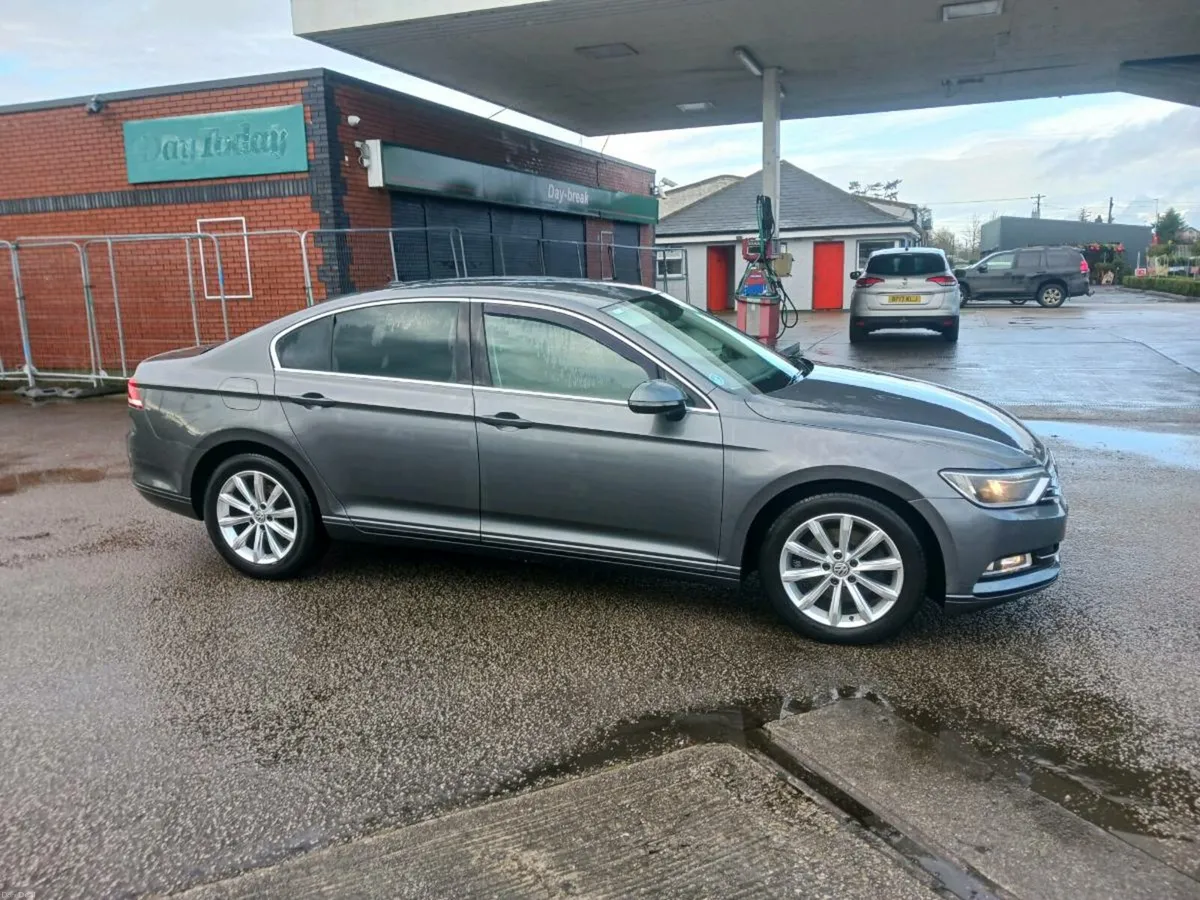 2017 volkswagon passat ... nct 11/2027 - Image 4