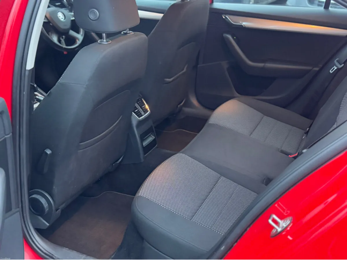 Skoda Octavia AMBITION 1.6 TDI 90HP 4DR - Image 4