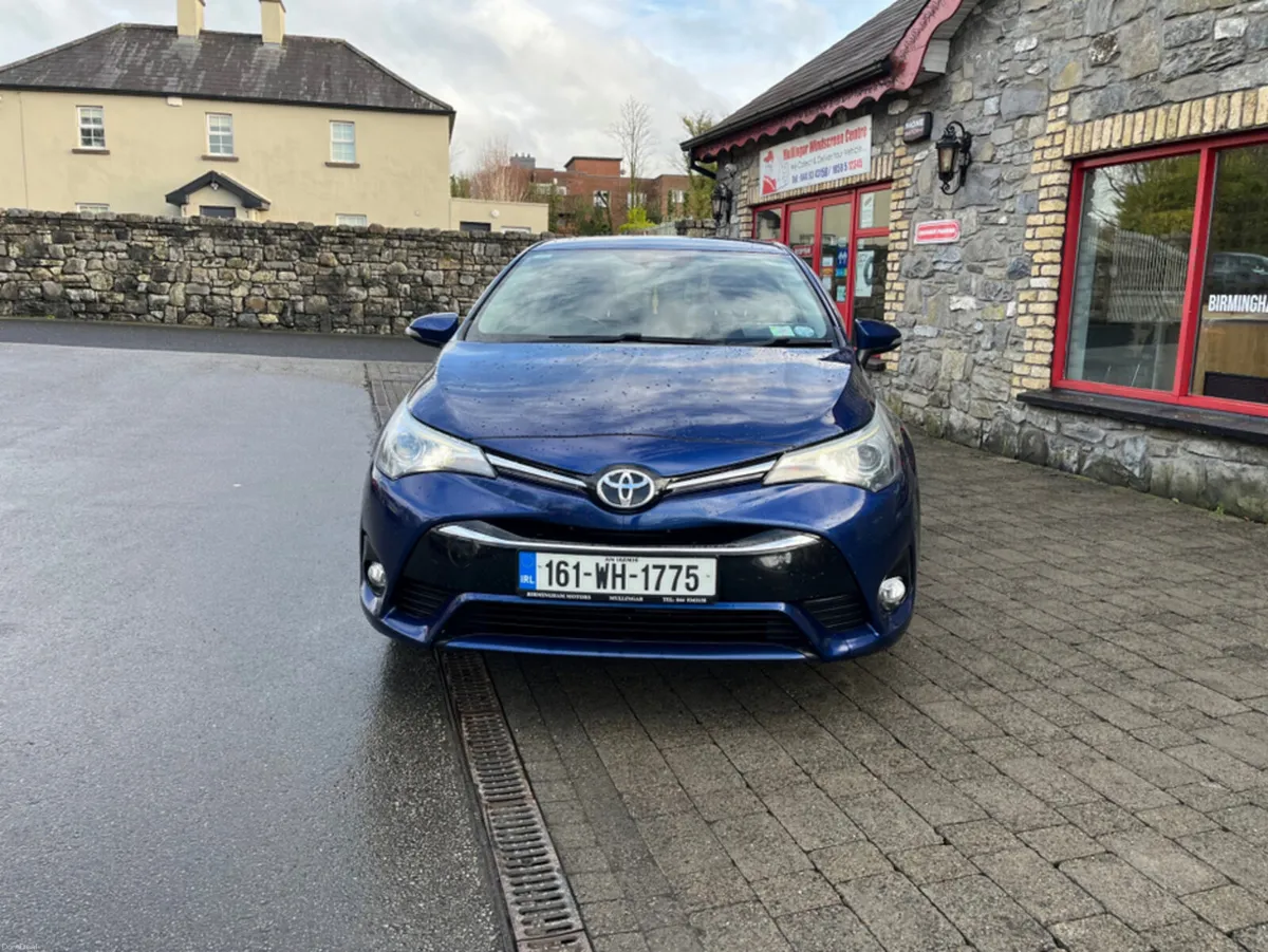 Toyota Avensis 1.6 D LUNA NAV 4DR - Image 1