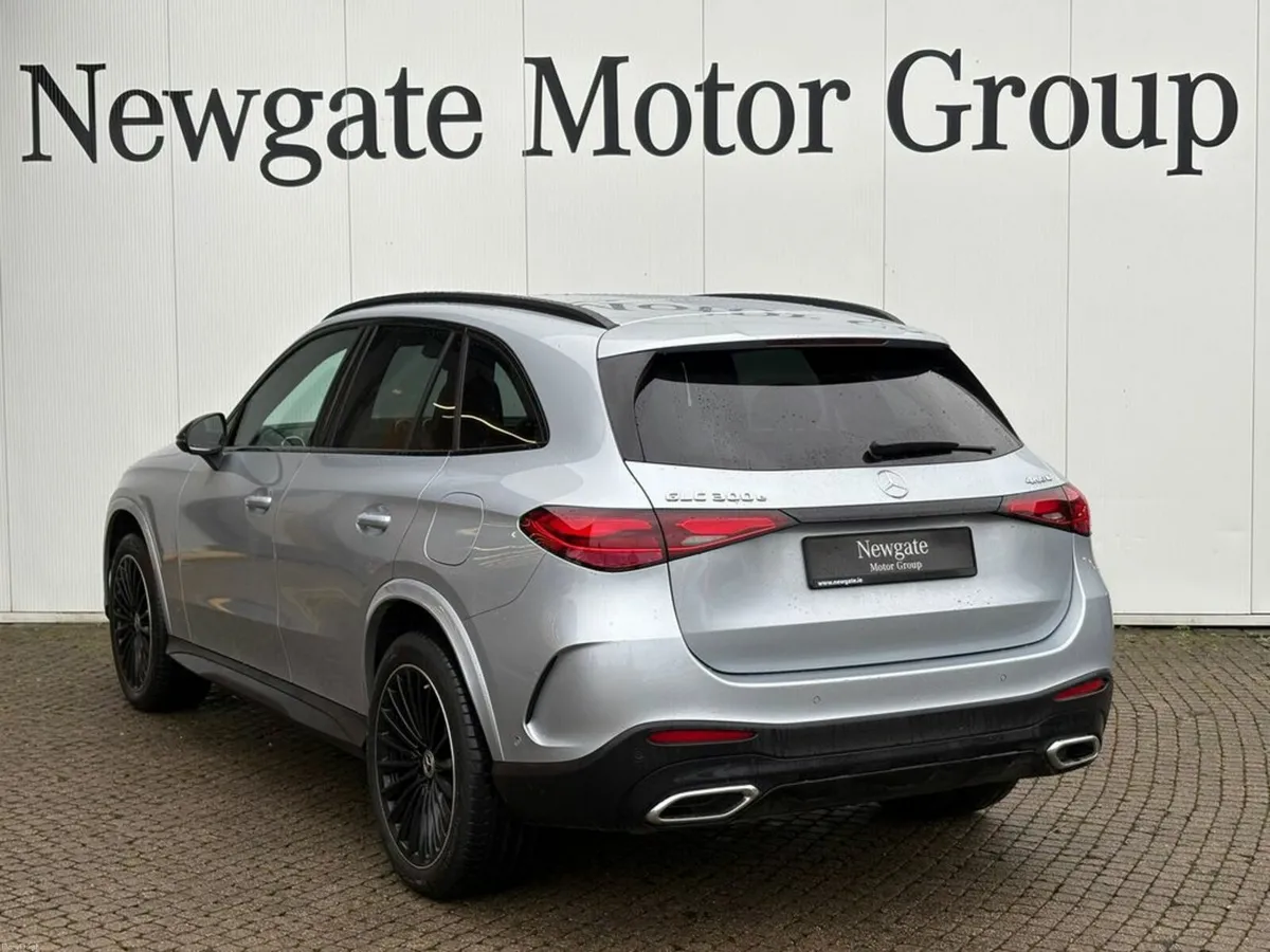 Mercedes-Benz GLC GLC 300 E 4MATIC URBAN EDITION - Image 3