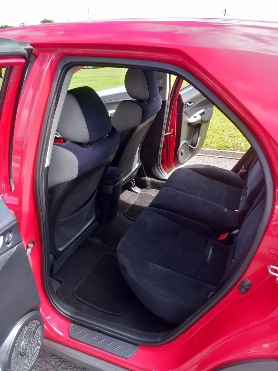 Honda civic - Image 4