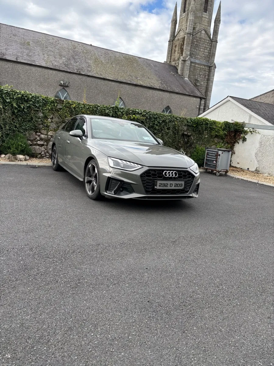 Audi A4 2023 - Image 2