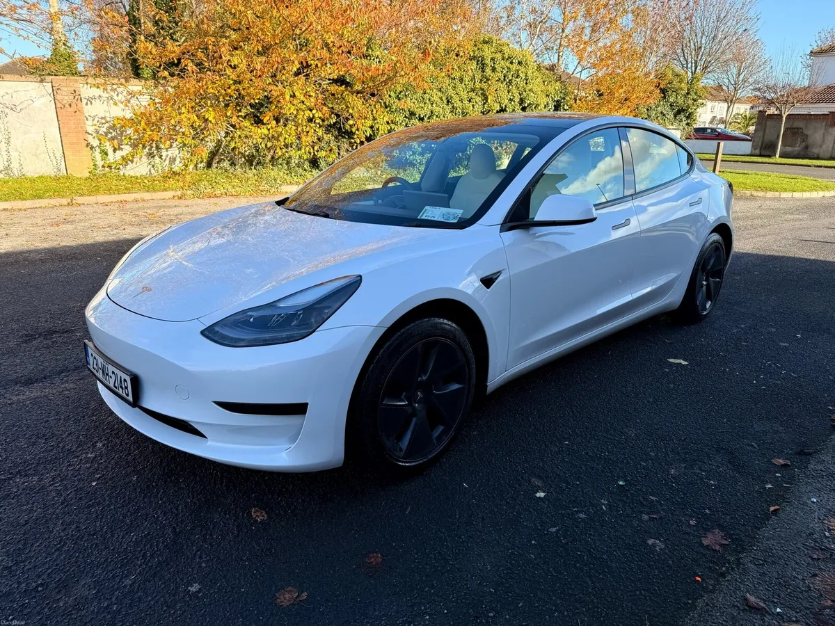 Tesla Model 3 - LFP battery, white interior - Image 1