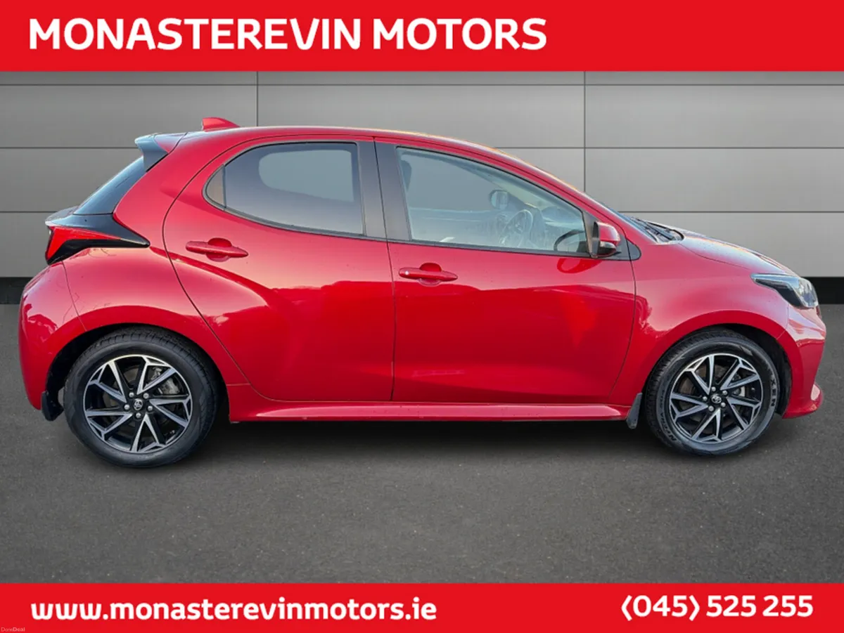 Toyota Yaris 1.5 LUNA SPORT 4DR AUTO - Image 3