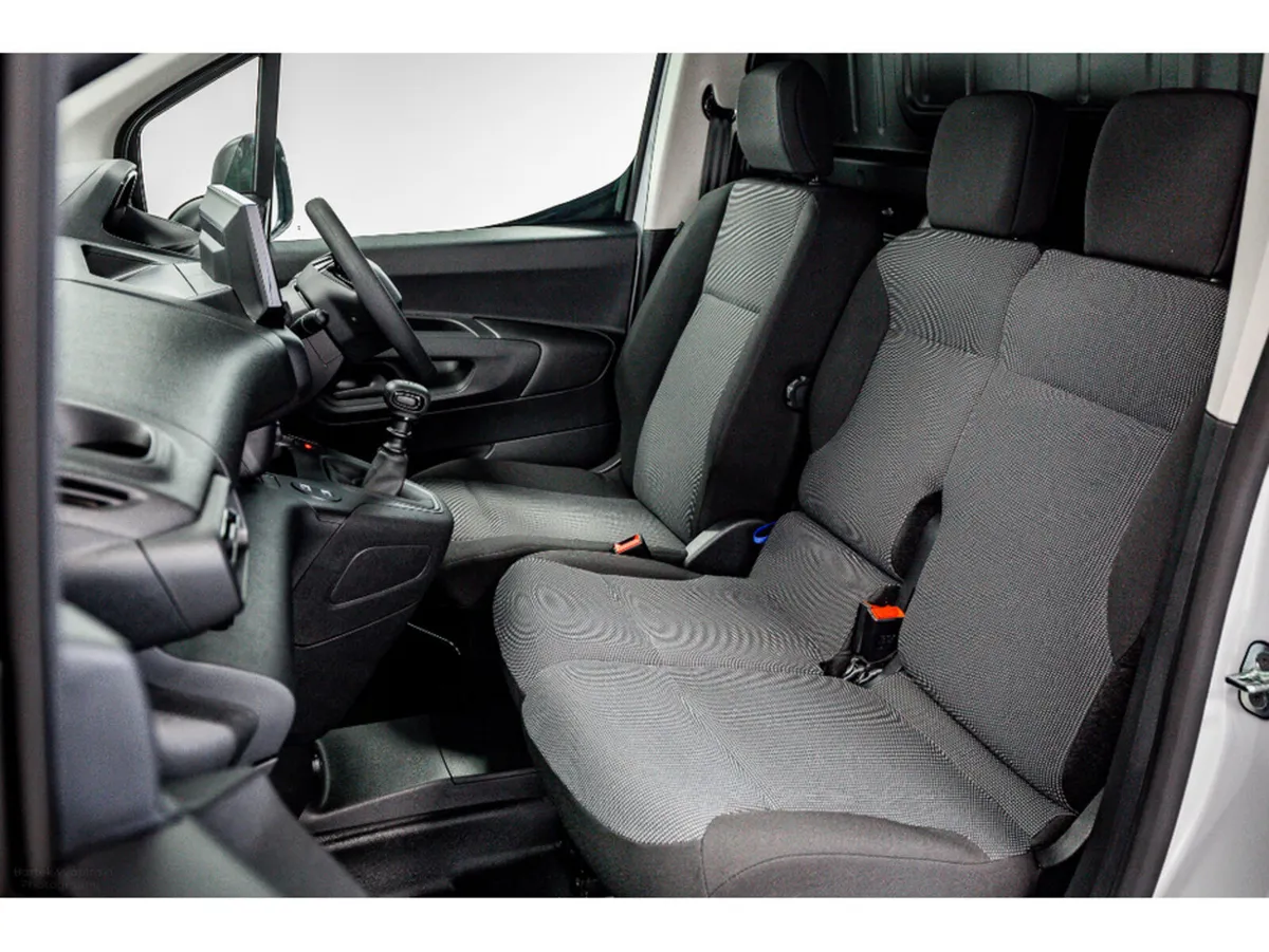 Peugeot Partner Pro Plus 1.5 Diesel 100HP 1000Kg L - Image 4
