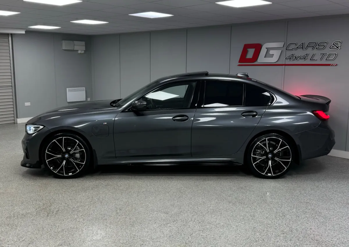 2020 BMW 330E M Sport Automatic Sunroof - Image 4