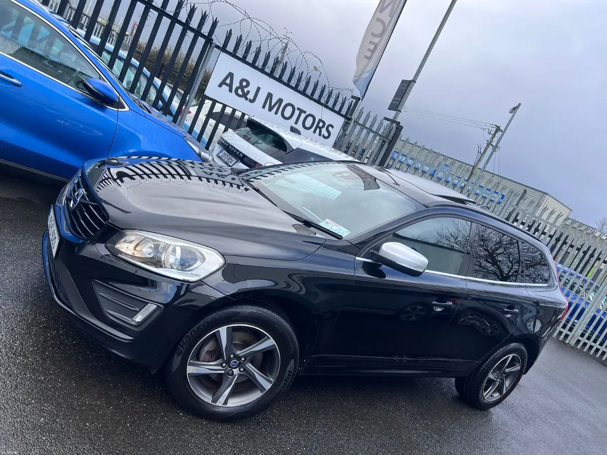 15 Volvo XC60 R Design Glass Roof - Image 2