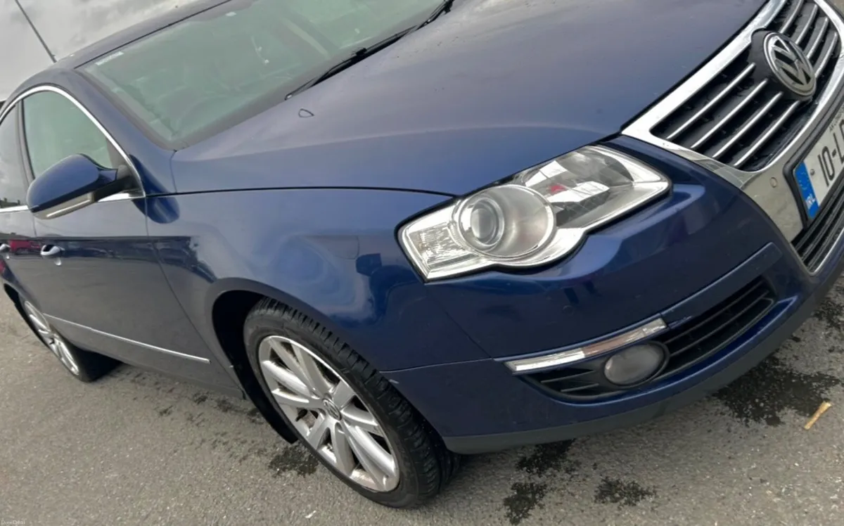 Volkswagen Passat 2010 - Image 4