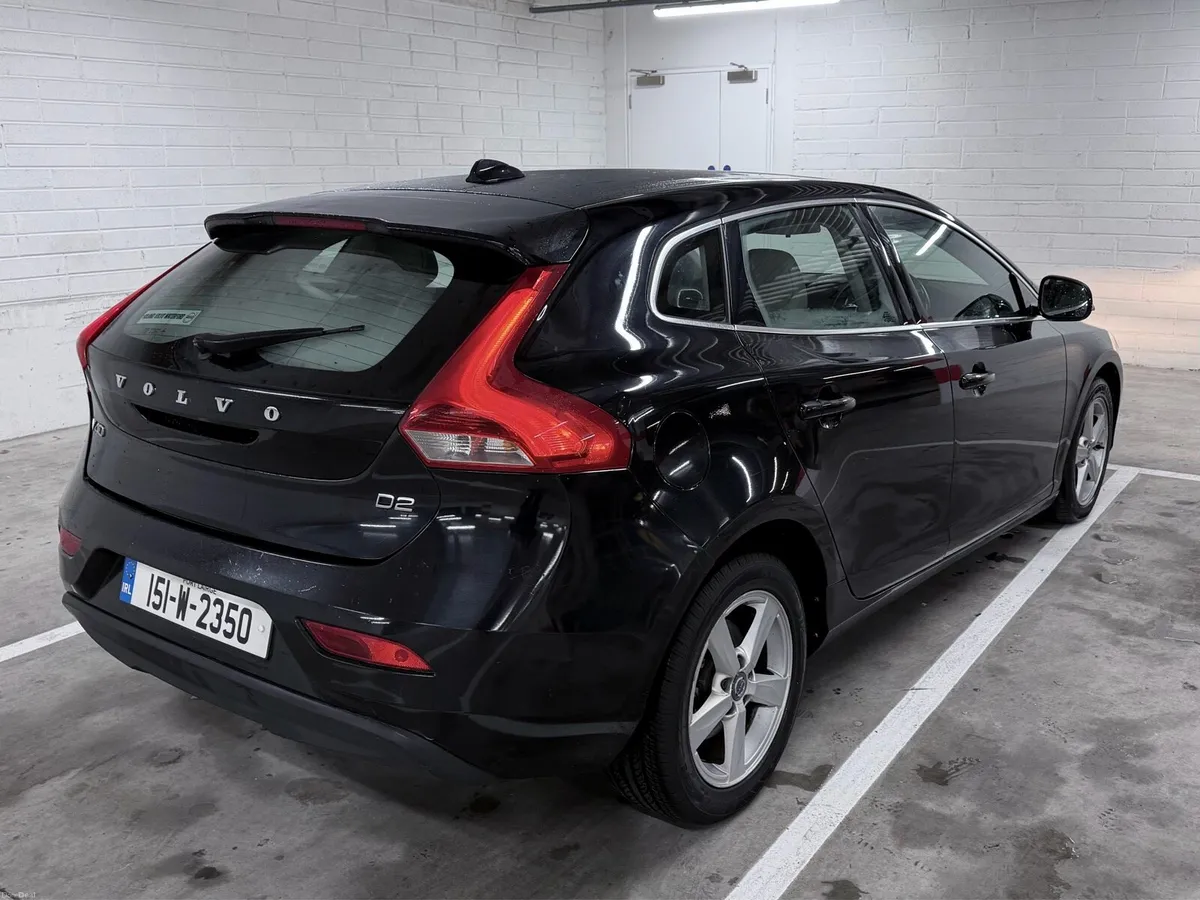 2015 VOLVO V40 AUTOMATIC - Image 3