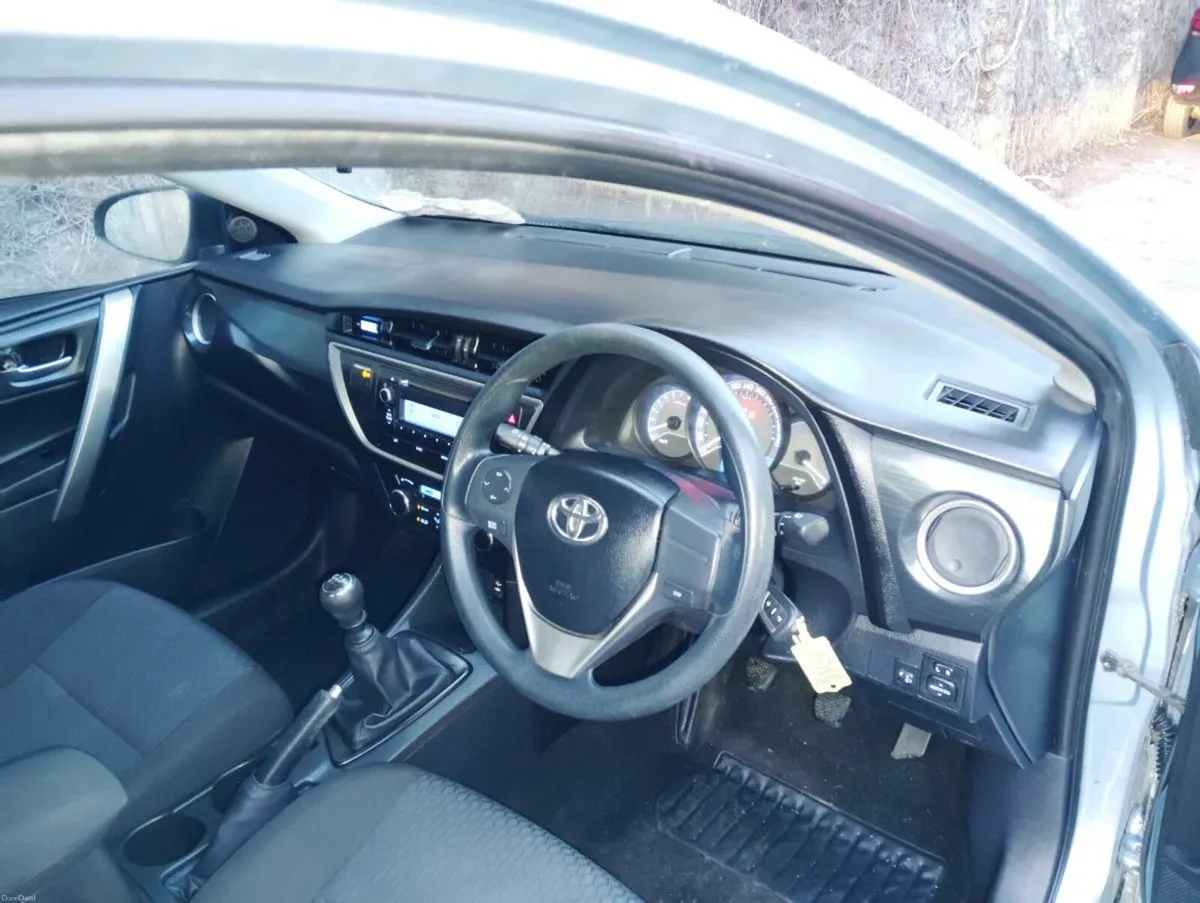 2013 Toyota Auris Low mileage only 74150km - Image 3