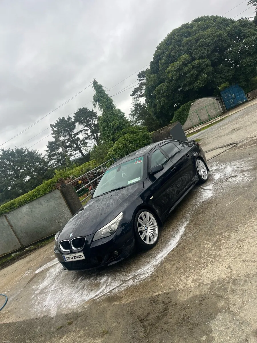 BMW 520d - Image 1