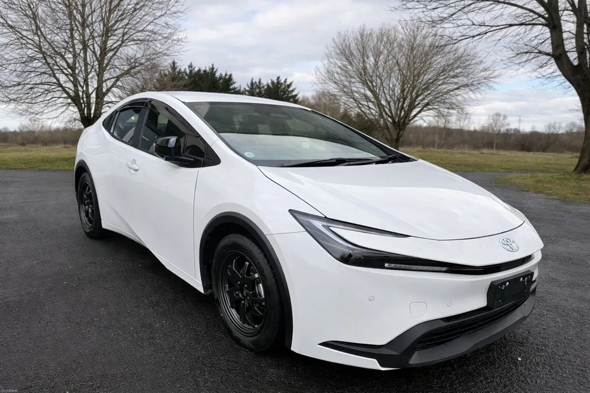 Toyota Prius 2024 - Image 1