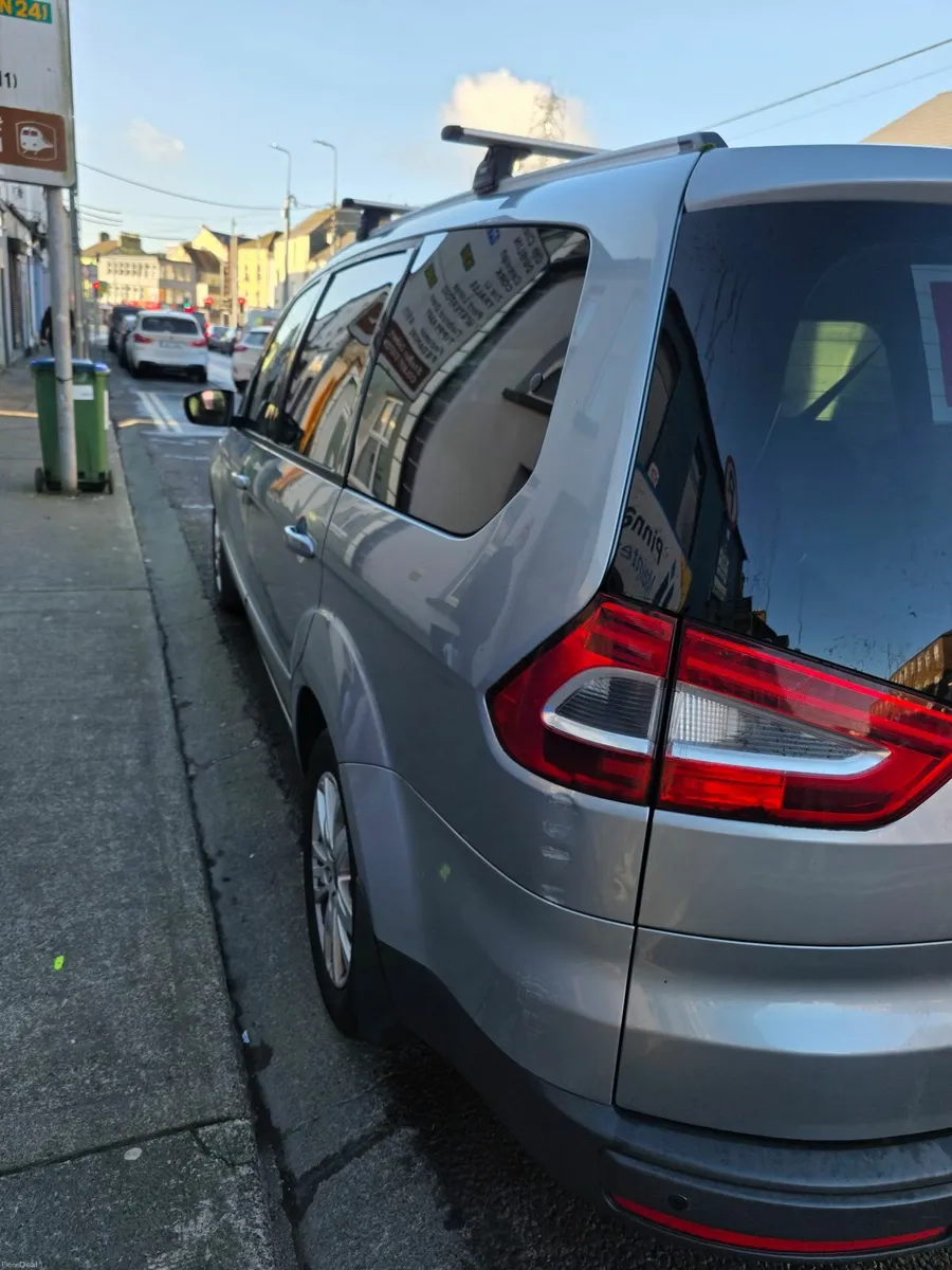 Ford Galaxy 2011 - Image 2