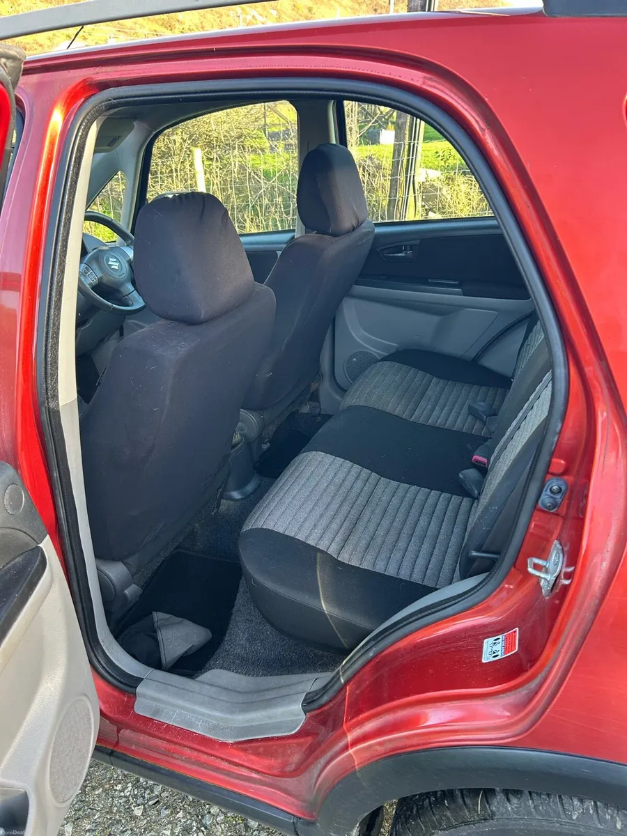 Suzuki SX4 - Image 1