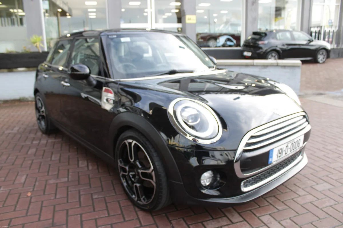 1.5 COOPER 5DR HATCHBACK AUTO // 1 OWNER CAR // AS - Image 2