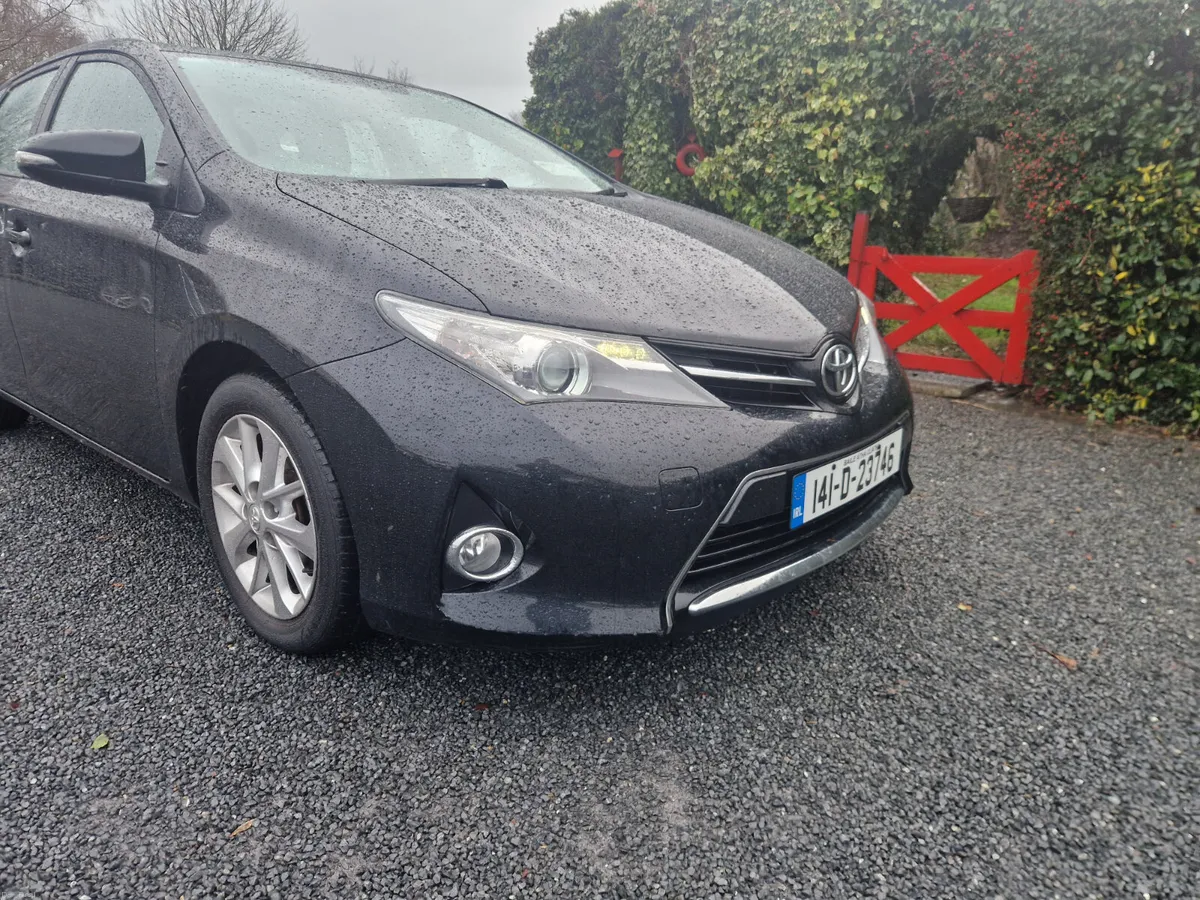 Toyota Auris D4D AURA 2014 - Image 1