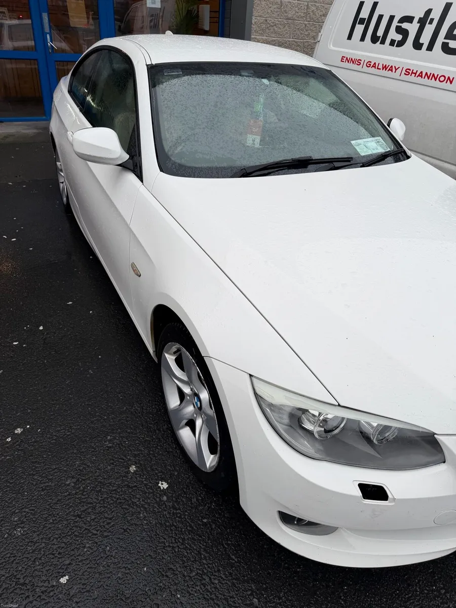 BMW 320d 2010 coupe - Image 2