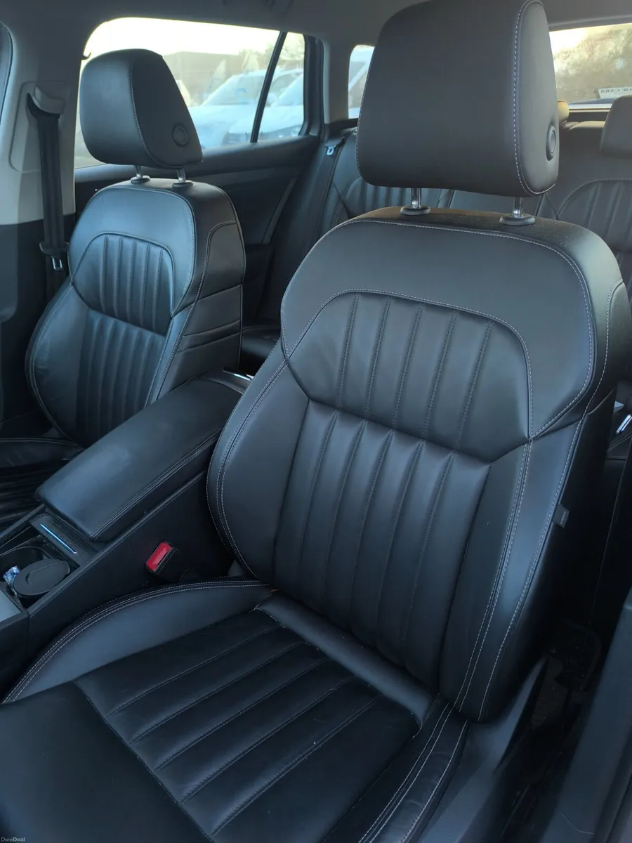 211 Skoda Superb 2.0 TDI STYLE - Image 3