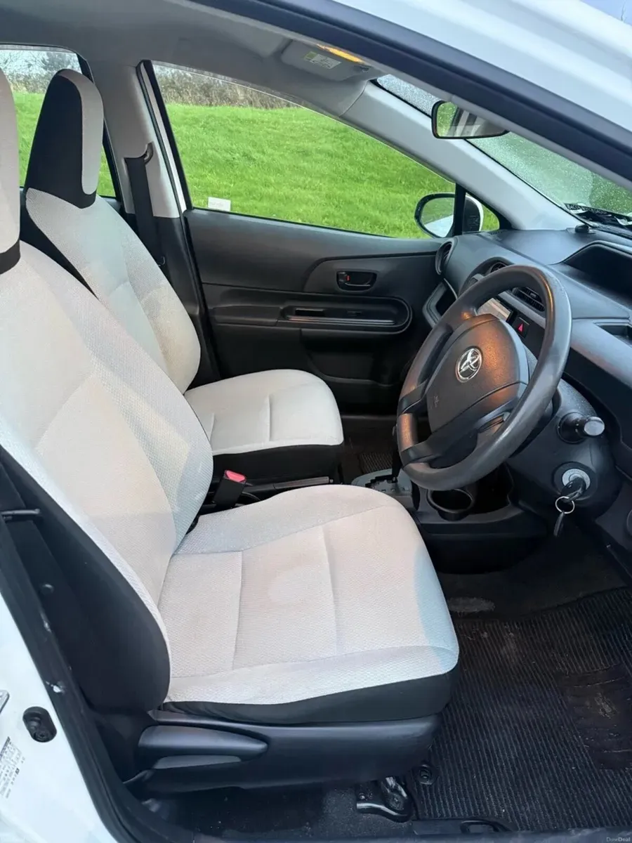 Toyota Aqua - Image 2