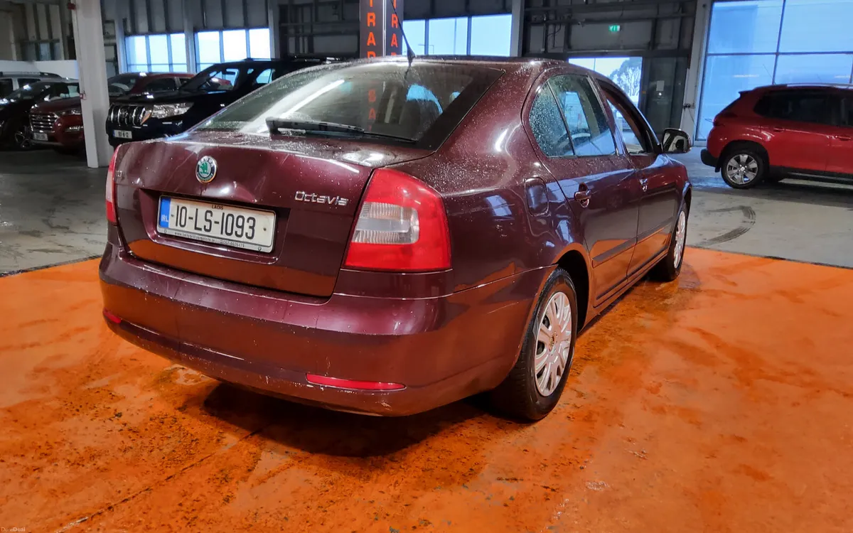Skoda Octavia 2010 - Image 3