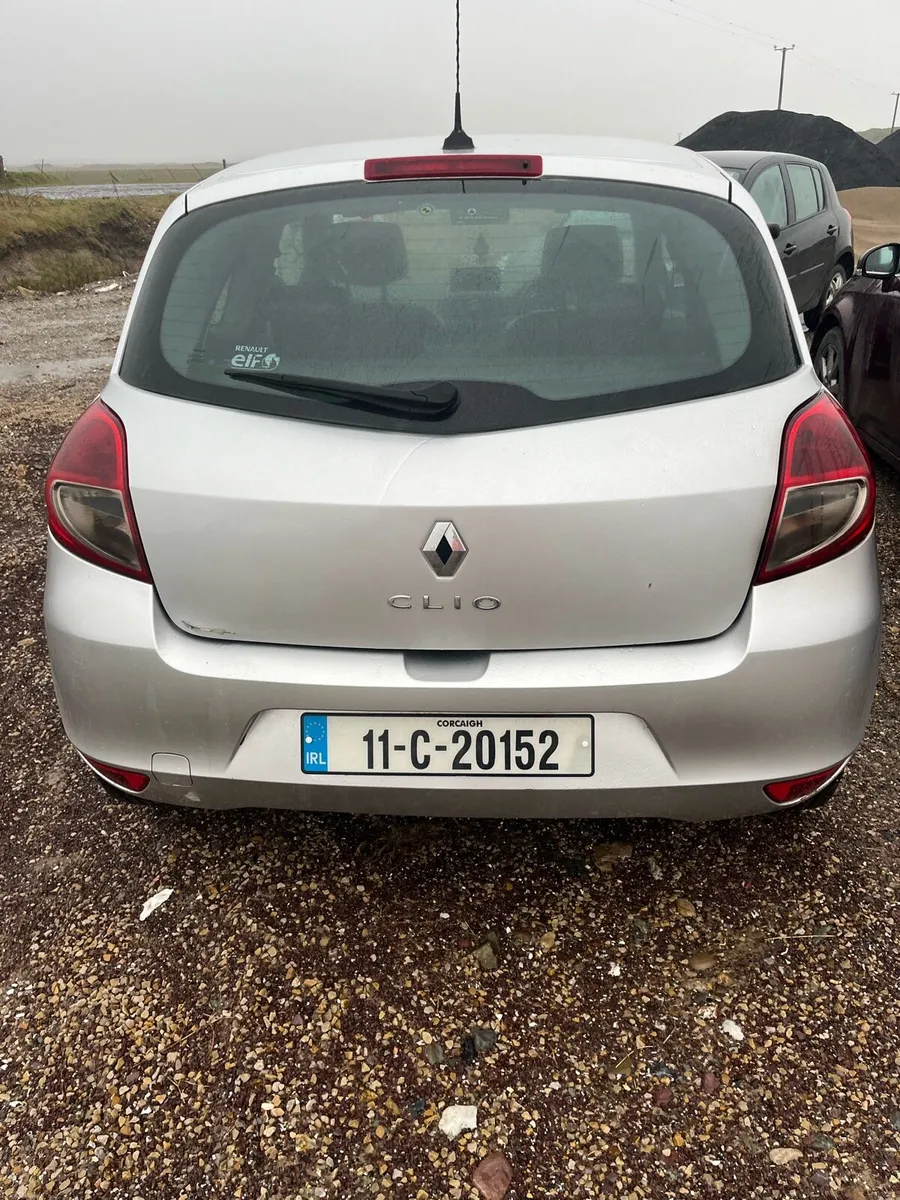 Renault Clio 2011 - Image 2