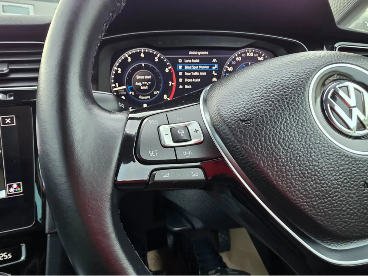 Volkswagen Golf 1.4 TSI HIGHLINE VIRTUAL CLOCKS SA - Image 4