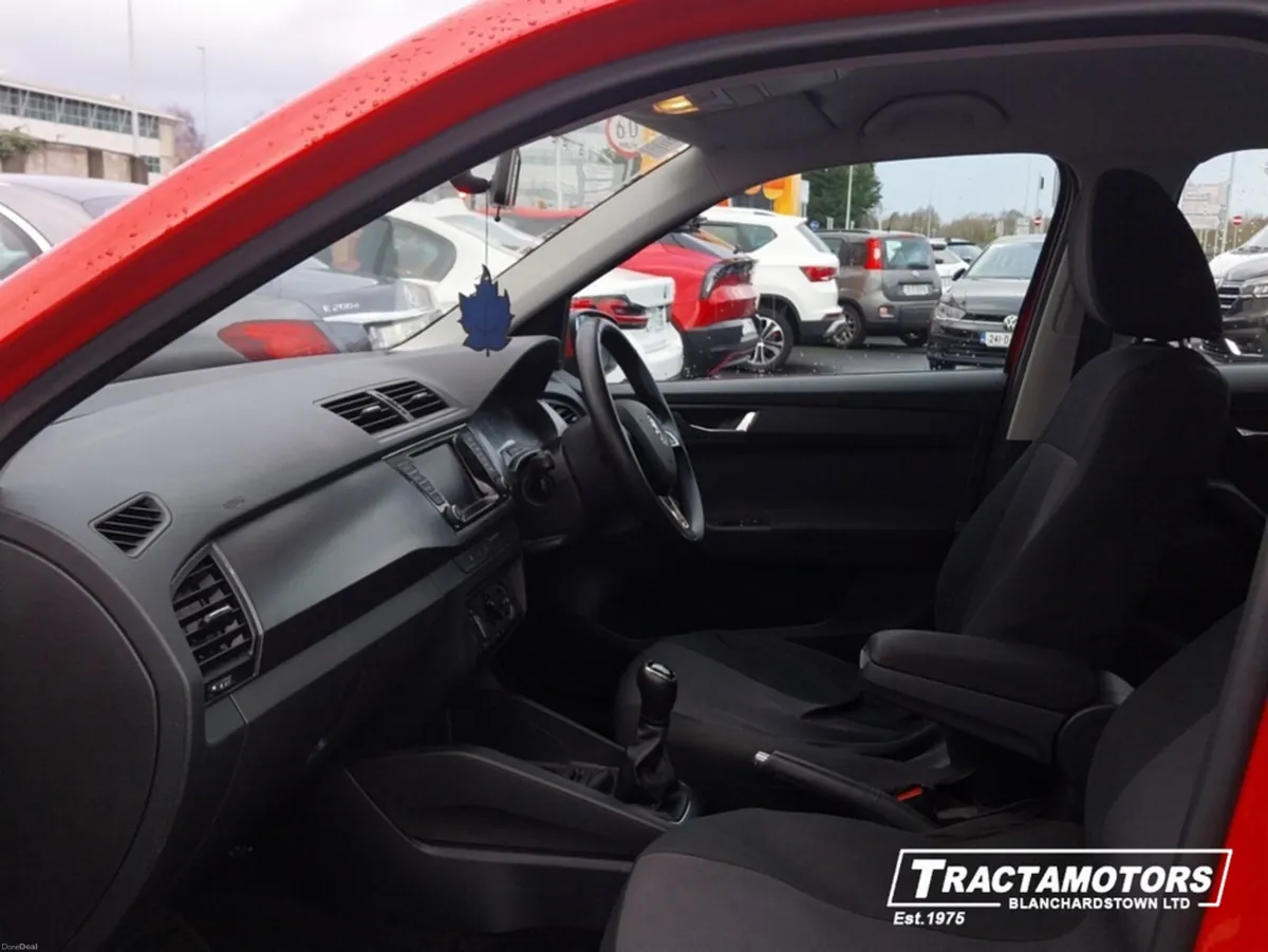Skoda Fabia COMBI STYLE 1.2 TSI 90HP 4DR - Image 4