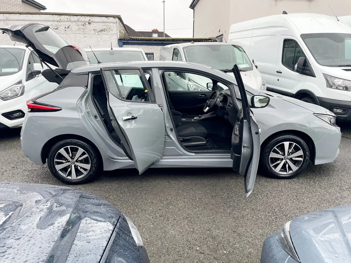 Nissan Leaf Acenta 40KWH Auto Fully Electric,2022 - Image 3