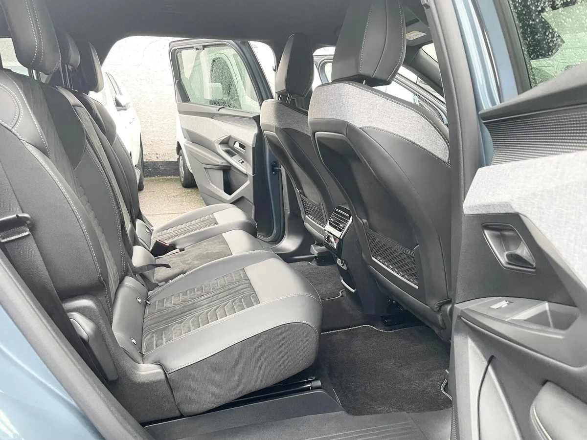 Peugeot E 5008 GT-Line 73KWH 213BHP Auto,2025 - Image 3